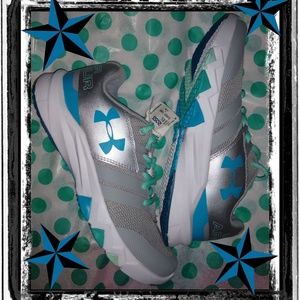 SALE💜 GIRL'S UNDER ARMOUR SHOES SIZE 6.5Y